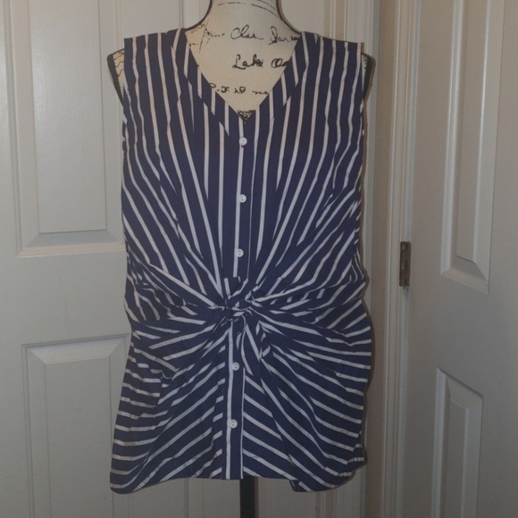 Liz Claiborne Tops - 🛍 Liz Claiborne